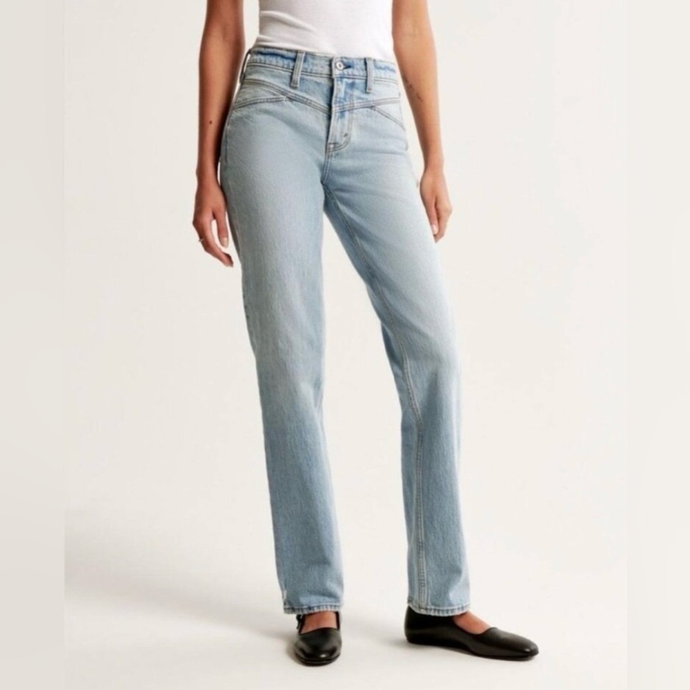Abercrombie & Fitch Light Mid-Rise 90’s Straight Size 33S